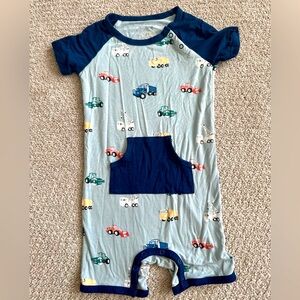 Kyte baby shortall. Like new condition.